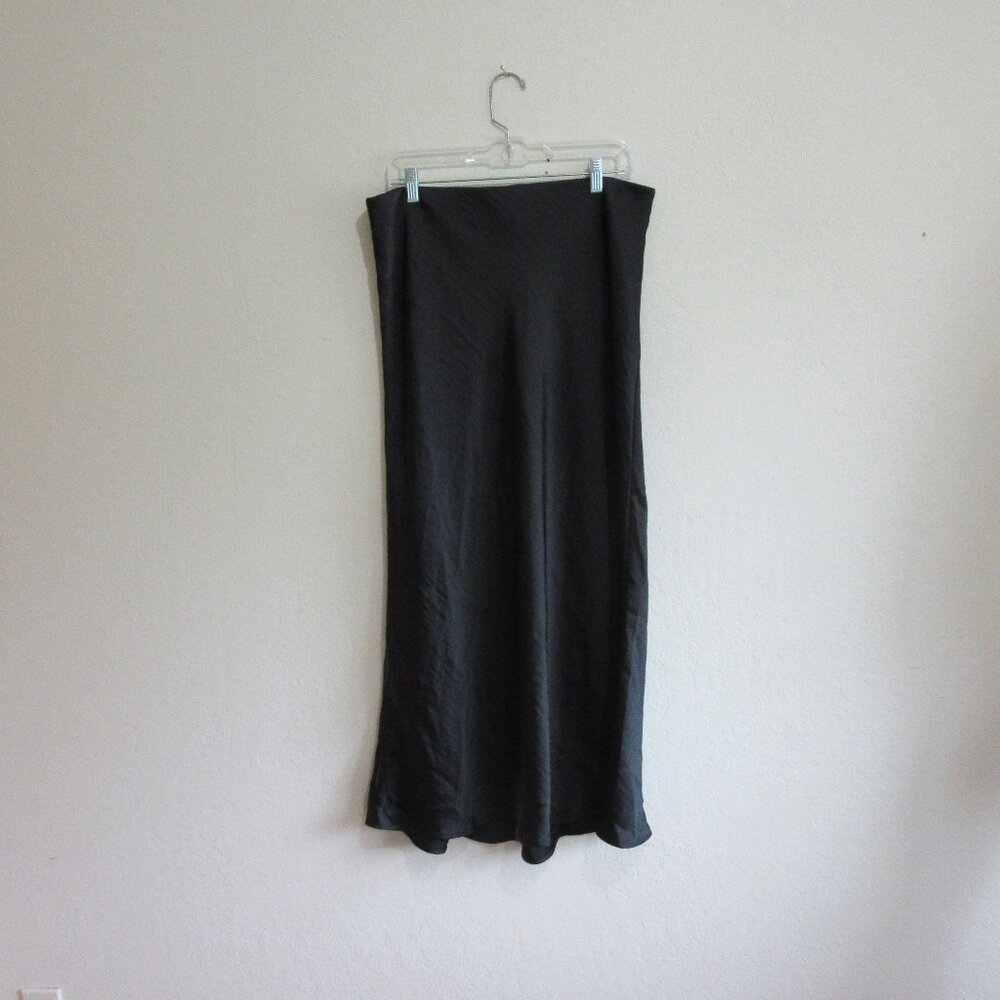 A NEW DAY Black Satin Elasticized Waist Maxi L Skirt NWT